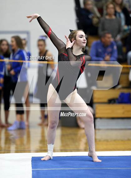 Thumbnail 1 in CHSAA 5A State Prelim photogallery.