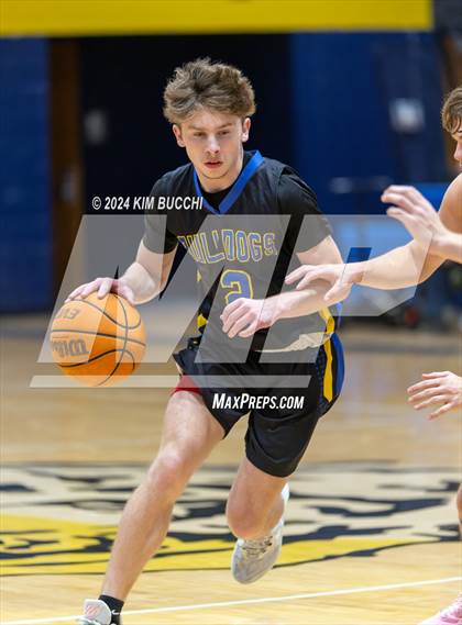 Thumbnail 1 in Liberty vs Van (Little General C. Adam Toney Showcase) photogallery.