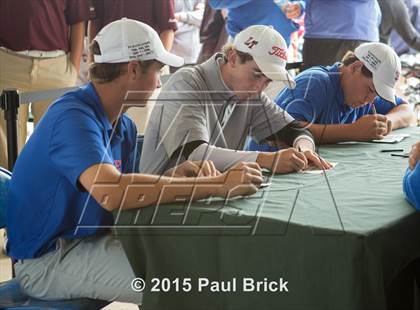 Thumbnail 1 in UIL 6A District Golf Tournament photogallery.