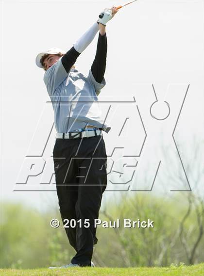 Thumbnail 3 in UIL 6A District Golf Tournament photogallery.