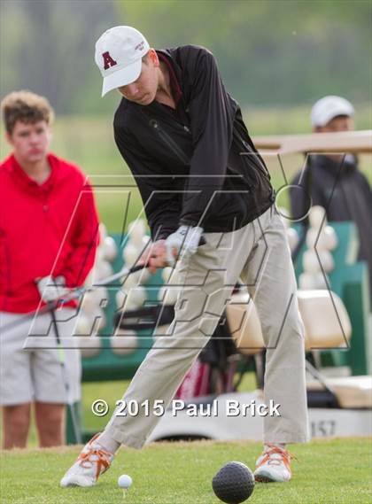 Thumbnail 2 in UIL 6A District Golf Tournament photogallery.