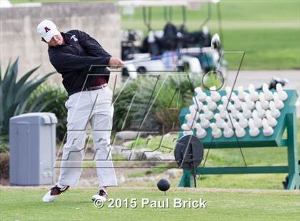 Thumbnail 3 in UIL 6A District Golf Tournament photogallery.