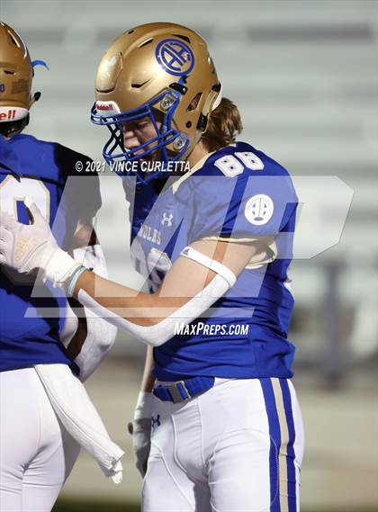 Thumbnail 1 in Alamo Heights vs. Liberty Hill (UIL 5A D2 Quarterfinal Playoff) photogallery.