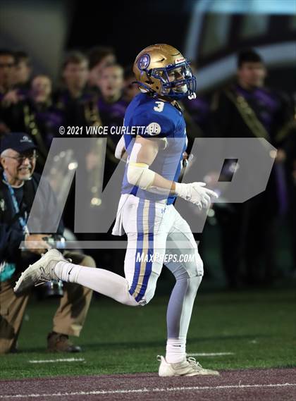 Thumbnail 1 in Alamo Heights vs. Liberty Hill (UIL 5A D2 Quarterfinal Playoff) photogallery.