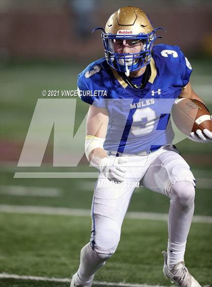 Thumbnail 2 in Alamo Heights vs. Liberty Hill (UIL 5A D2 Quarterfinal Playoff) photogallery.