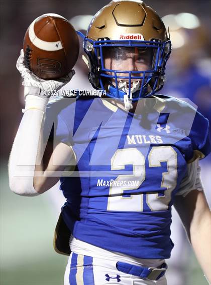 Thumbnail 1 in Alamo Heights vs. Liberty Hill (UIL 5A D2 Quarterfinal Playoff) photogallery.