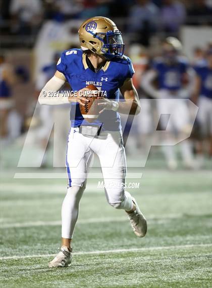 Thumbnail 1 in Alamo Heights vs. Liberty Hill (UIL 5A D2 Quarterfinal Playoff) photogallery.
