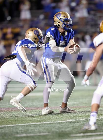 Thumbnail 2 in Alamo Heights vs. Liberty Hill (UIL 5A D2 Quarterfinal Playoff) photogallery.