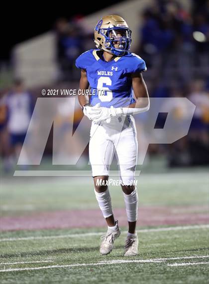 Thumbnail 1 in Alamo Heights vs. Liberty Hill (UIL 5A D2 Quarterfinal Playoff) photogallery.
