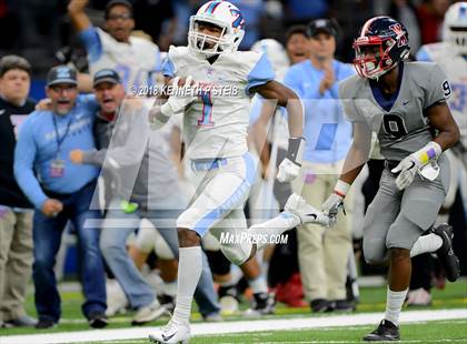 Thumbnail 3 in West Monroe vs. Zachary (LHSAA 5A Final)  photogallery.