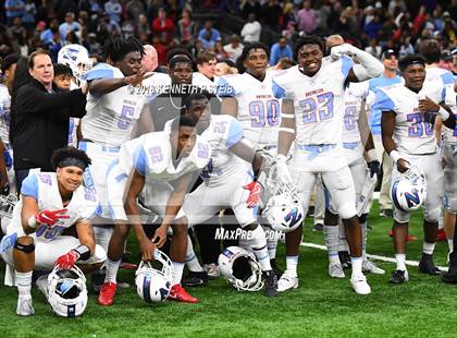 Thumbnail 1 in West Monroe vs. Zachary (LHSAA 5A Final)  photogallery.