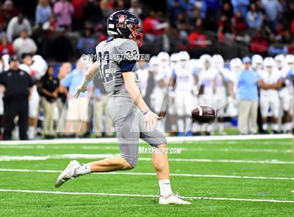 Thumbnail 2 in West Monroe vs. Zachary (LHSAA 5A Final)  photogallery.
