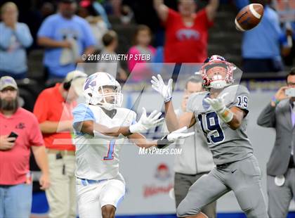 Thumbnail 1 in West Monroe vs. Zachary (LHSAA 5A Final)  photogallery.