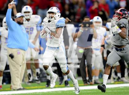Thumbnail 2 in West Monroe vs. Zachary (LHSAA 5A Final)  photogallery.