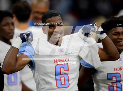 Thumbnail 2 in West Monroe vs. Zachary (LHSAA 5A Final)  photogallery.