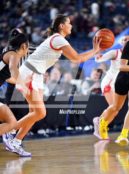 Thumbnail 2 in Sumner vs. Camas (WIAA 4A Semifinal) photogallery.