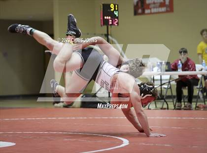Thumbnail 1 in IHSA, 2A, Centralia Regional photogallery.