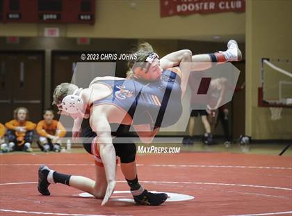 Thumbnail 3 in IHSA, 2A, Centralia Regional photogallery.