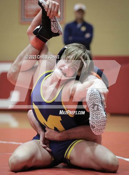 Thumbnail 3 in IHSA, 2A, Centralia Regional photogallery.