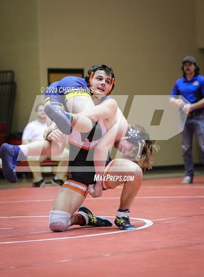 Thumbnail 1 in IHSA, 2A, Centralia Regional photogallery.
