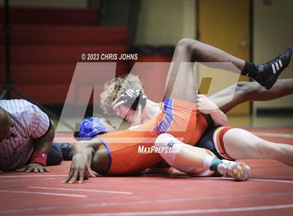 Thumbnail 3 in IHSA, 2A, Centralia Regional photogallery.
