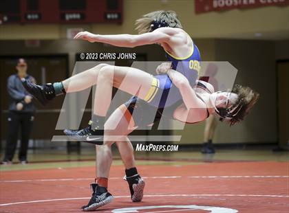 Thumbnail 1 in IHSA, 2A, Centralia Regional photogallery.