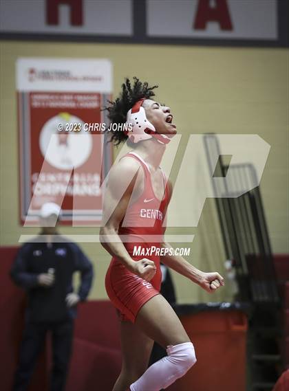 Thumbnail 3 in IHSA, 2A, Centralia Regional photogallery.