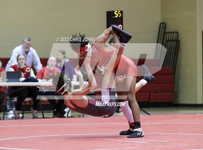 Thumbnail 3 in IHSA, 2A, Centralia Regional photogallery.