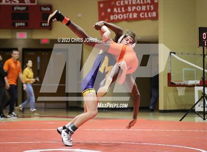 Thumbnail 3 in IHSA, 2A, Centralia Regional photogallery.
