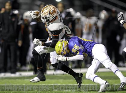 Thumbnail 1 in Lancaster vs. Jacksonville (UIL 4A Division 2 Bi-District Playoff) photogallery.