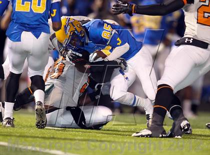 Thumbnail 3 in Lancaster vs. Jacksonville (UIL 4A Division 2 Bi-District Playoff) photogallery.