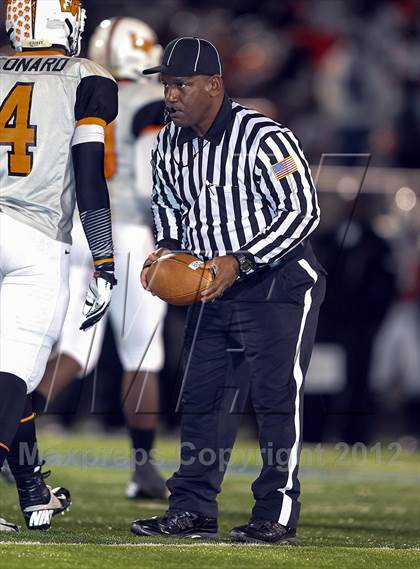 Thumbnail 1 in Lancaster vs. Jacksonville (UIL 4A Division 2 Bi-District Playoff) photogallery.