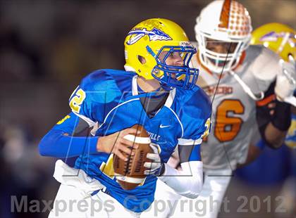 Thumbnail 1 in Lancaster vs. Jacksonville (UIL 4A Division 2 Bi-District Playoff) photogallery.