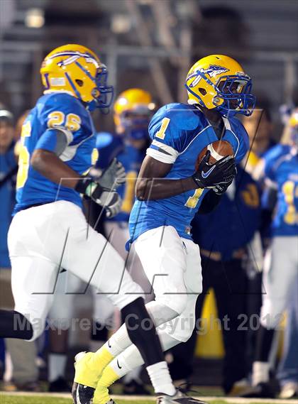 Thumbnail 3 in Lancaster vs. Jacksonville (UIL 4A Division 2 Bi-District Playoff) photogallery.