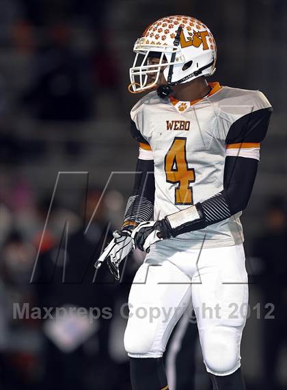 Thumbnail 1 in Lancaster vs. Jacksonville (UIL 4A Division 2 Bi-District Playoff) photogallery.