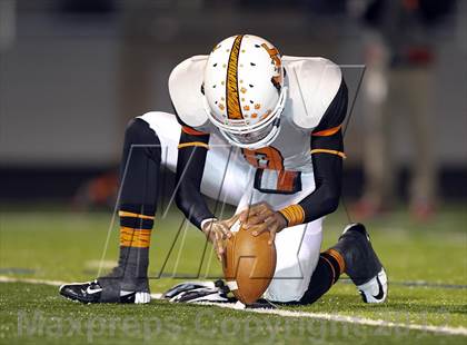 Thumbnail 2 in Lancaster vs. Jacksonville (UIL 4A Division 2 Bi-District Playoff) photogallery.