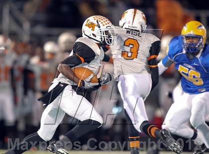 Thumbnail 3 in Lancaster vs. Jacksonville (UIL 4A Division 2 Bi-District Playoff) photogallery.