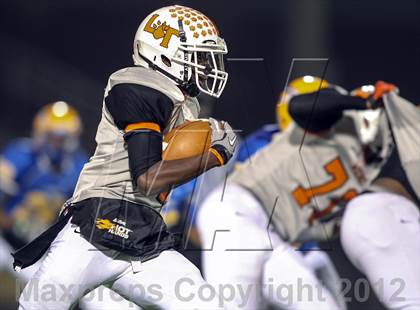 Thumbnail 2 in Lancaster vs. Jacksonville (UIL 4A Division 2 Bi-District Playoff) photogallery.