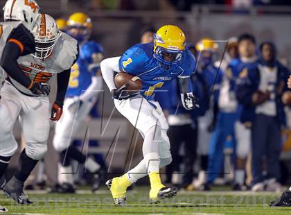Thumbnail 2 in Lancaster vs. Jacksonville (UIL 4A Division 2 Bi-District Playoff) photogallery.