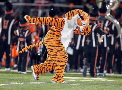 Thumbnail 1 in Lancaster vs. Jacksonville (UIL 4A Division 2 Bi-District Playoff) photogallery.