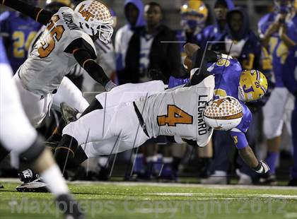 Thumbnail 2 in Lancaster vs. Jacksonville (UIL 4A Division 2 Bi-District Playoff) photogallery.