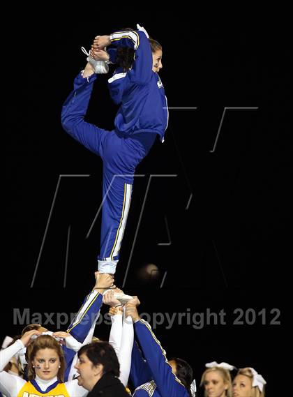 Thumbnail 2 in Lancaster vs. Jacksonville (UIL 4A Division 2 Bi-District Playoff) photogallery.