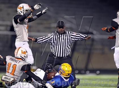 Thumbnail 2 in Lancaster vs. Jacksonville (UIL 4A Division 2 Bi-District Playoff) photogallery.