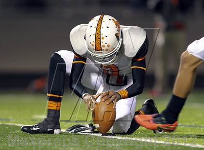 Thumbnail 3 in Lancaster vs. Jacksonville (UIL 4A Division 2 Bi-District Playoff) photogallery.