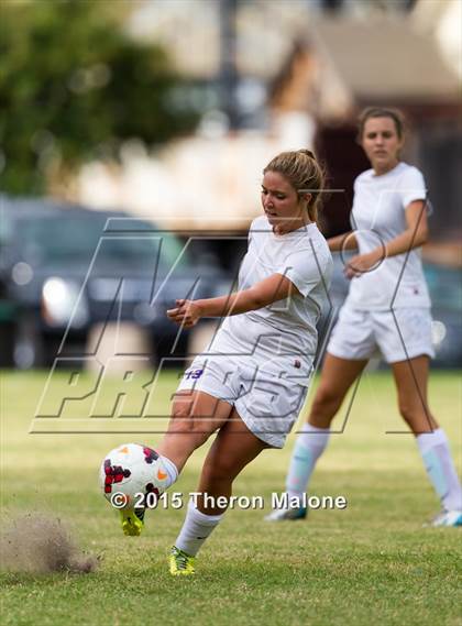Thumbnail 3 in Hutchison vs Bartlett photogallery.