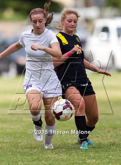 Thumbnail 2 in Hutchison vs Bartlett photogallery.