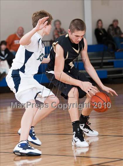 Thumbnail 3 in Alvord vs Trinity Christian (Lake Country Classic) photogallery.