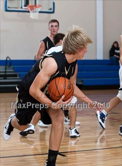 Thumbnail 3 in Alvord vs Trinity Christian (Lake Country Classic) photogallery.
