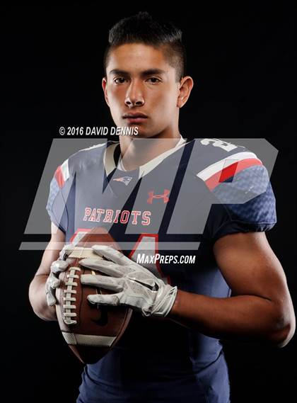 Thumbnail 2 in Liberty Senior Photos photogallery.