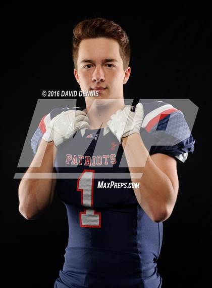 Thumbnail 1 in Liberty Senior Photos photogallery.